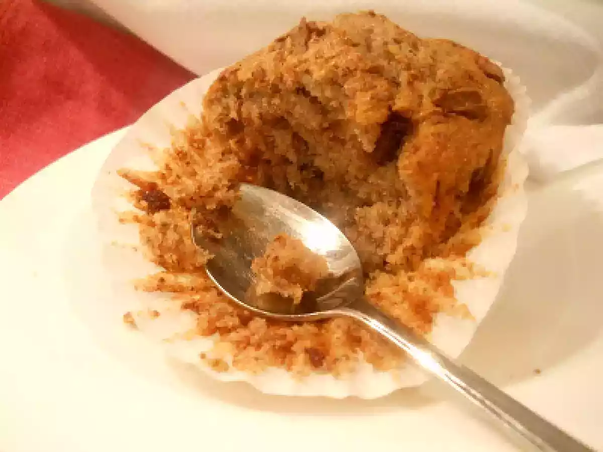 Briose cu nuca, banane si scortisoara