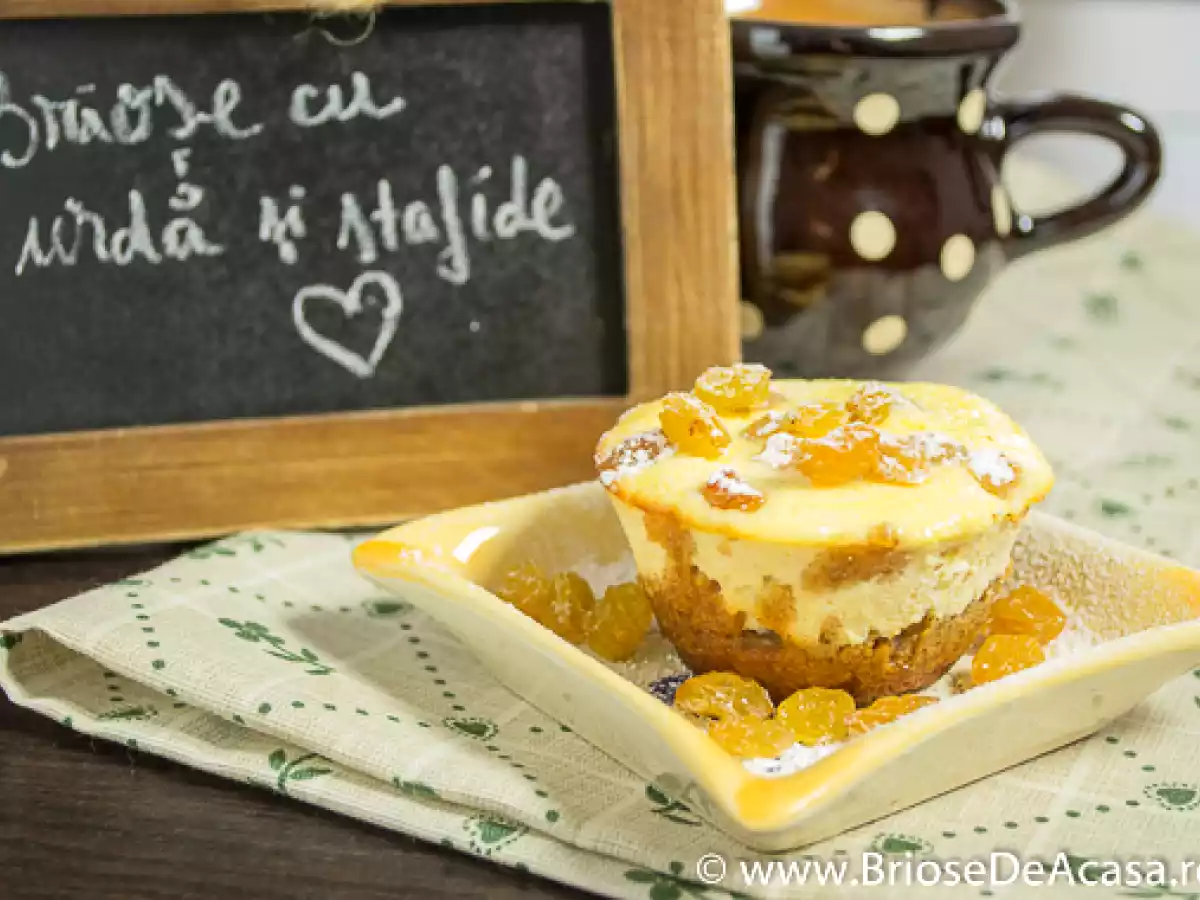 Briose cu Urda si Stafide - poza 2