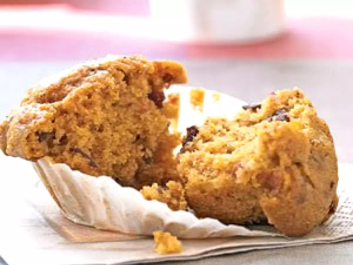 Briose de dovleac si fulgi de ovas (Pumpkin Muffins)