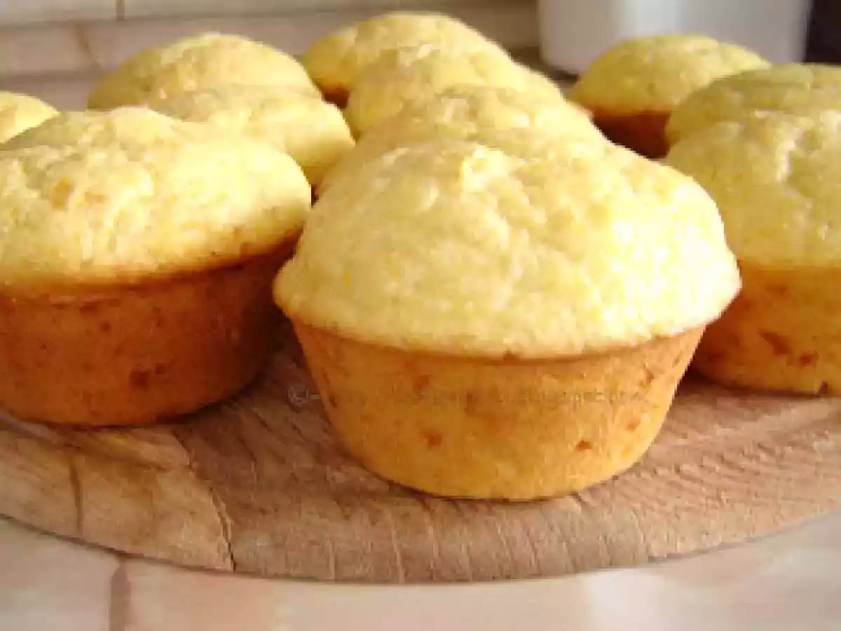 Briose de mamaliga / Polenta muffins