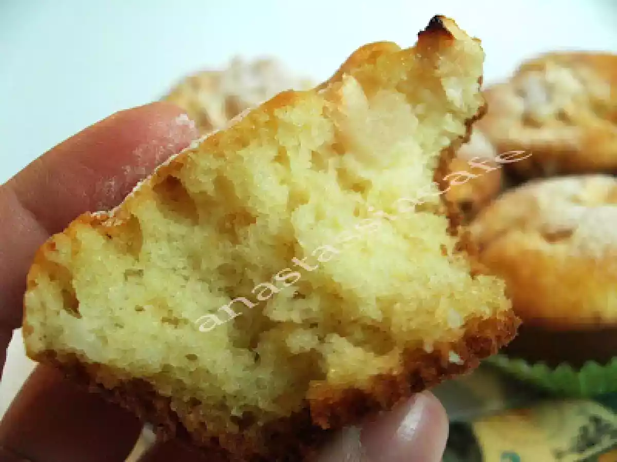 Briose super pufoase cu mere - poza 2