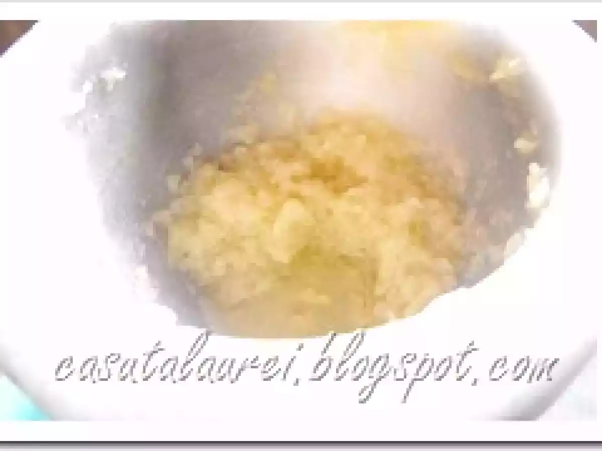 Broccoli cu usturoi si pasta de ardei - poza 3