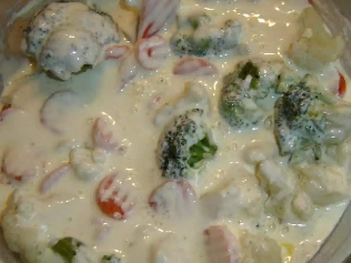 Brocoli, conopida si morcovi gratinati - poza 3