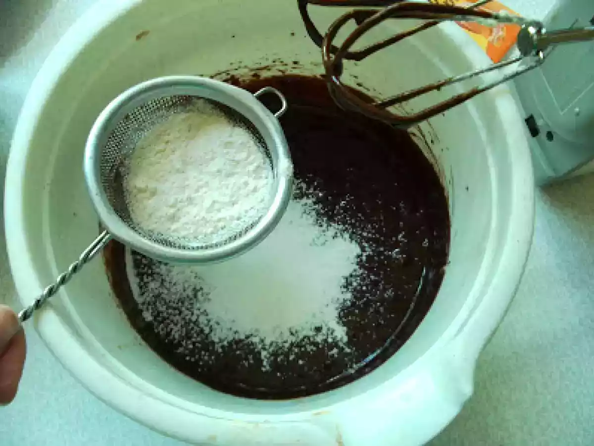 Brownie cu branza si visine - poza 6