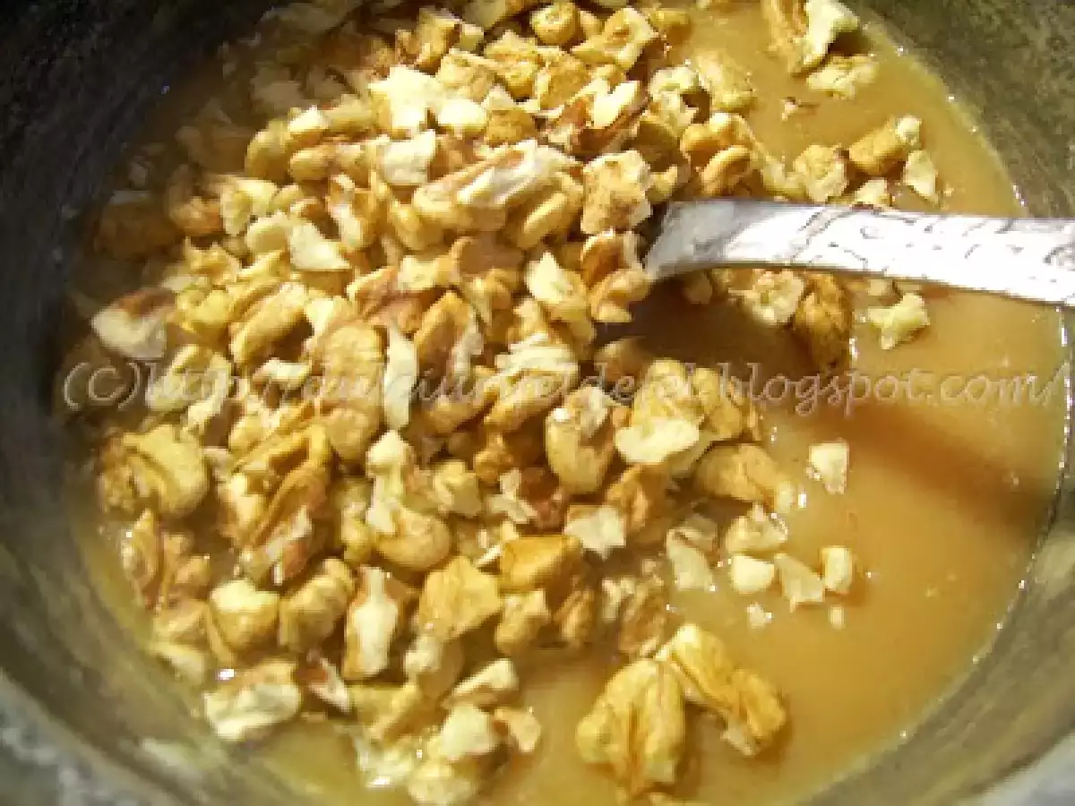 Brownie cu nuca si caramel - poza 8