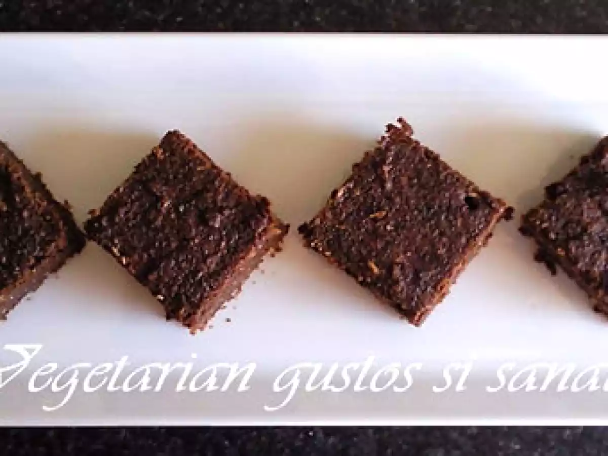 BROWNIE CU OKARA SI ROSCOVE - poza 3