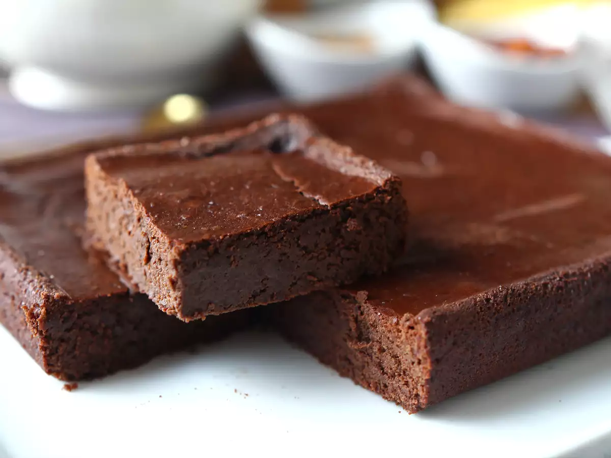 Brownie proteic cu ciocolată și fasole roșie