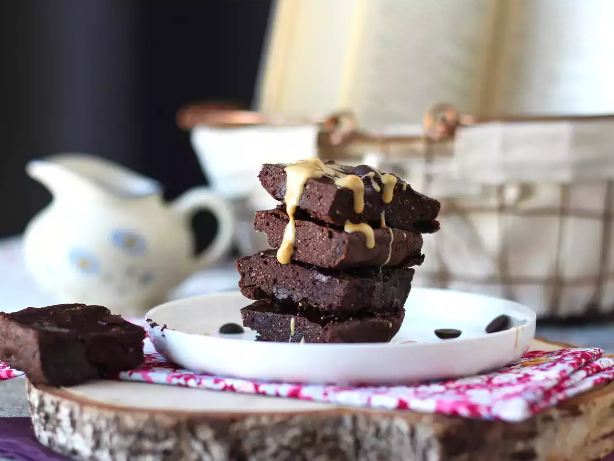 Brownie proteică cu zer, natural fără gluten - poza 3