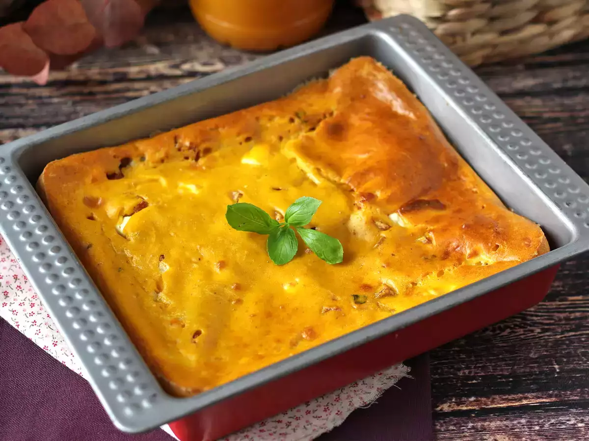 Brownie savuroasă cu sunca, feta și supă de dovleac - poza 2