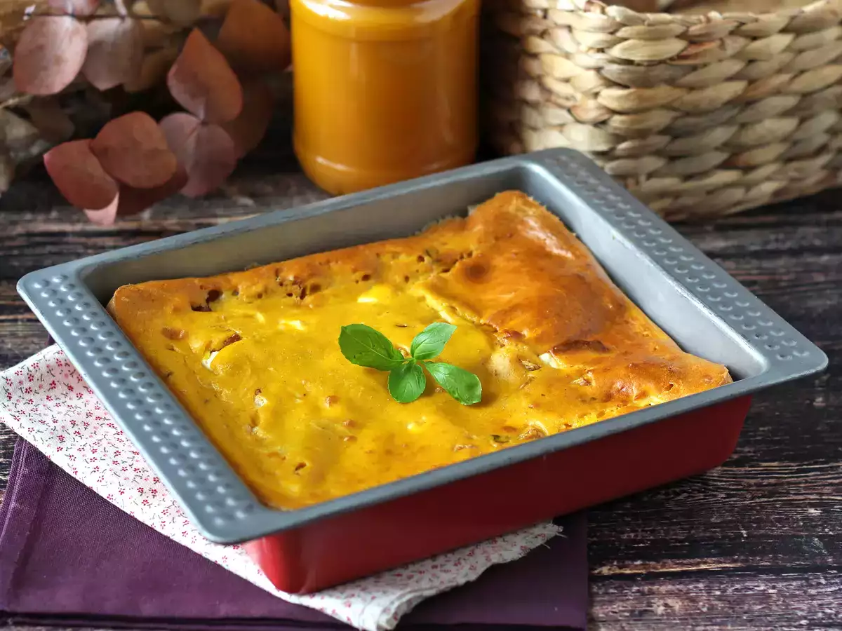 Brownie savuroasă cu sunca, feta și supă de dovleac - poza 4