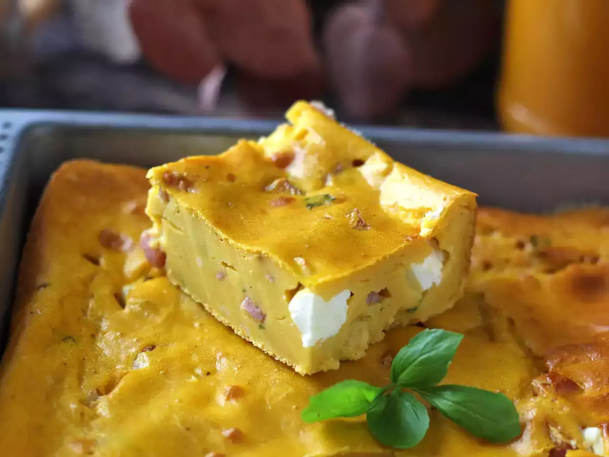 Brownie savuroasă cu sunca, feta și supă de dovleac - poza 7