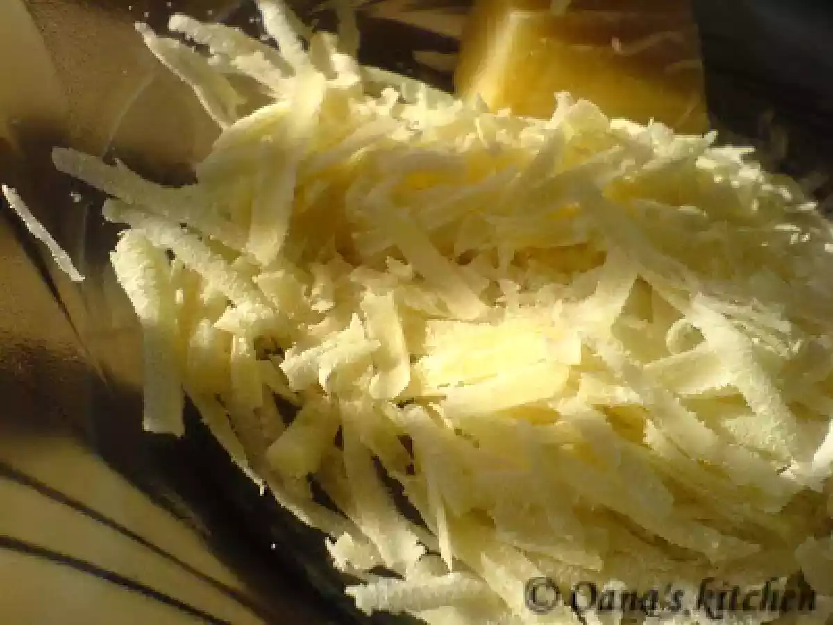 BRUSCHETE CU PATRUNJEL SI PARMEGIANO - poza 5