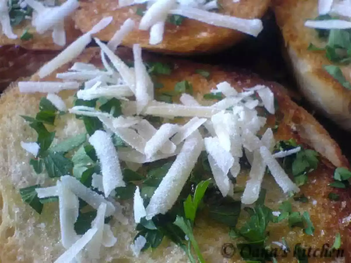 BRUSCHETE CU PATRUNJEL SI PARMEGIANO - poza 8