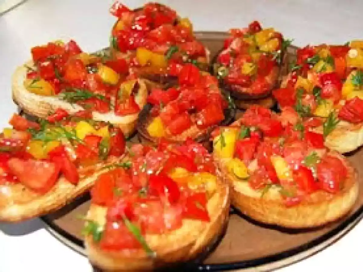 Bruschete cu rosii si ardei