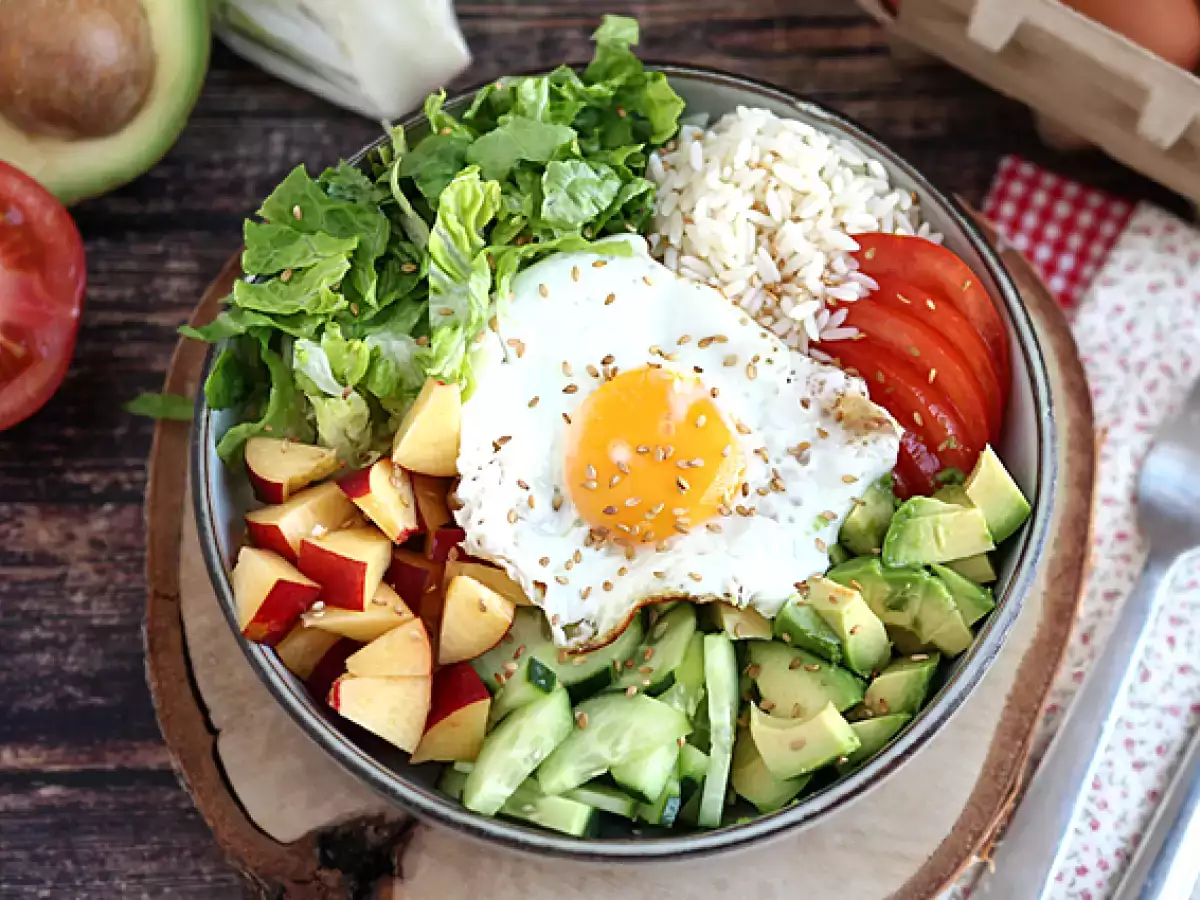 Buddha bowl vegetarian - o salata colorata - poza 5