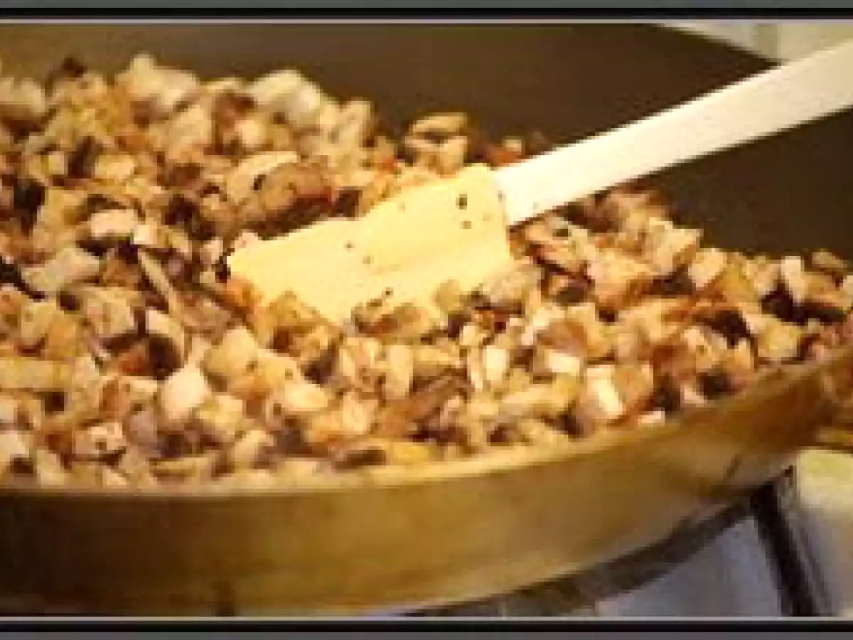 Budinca de cartofi cu ciuperci - poza 3