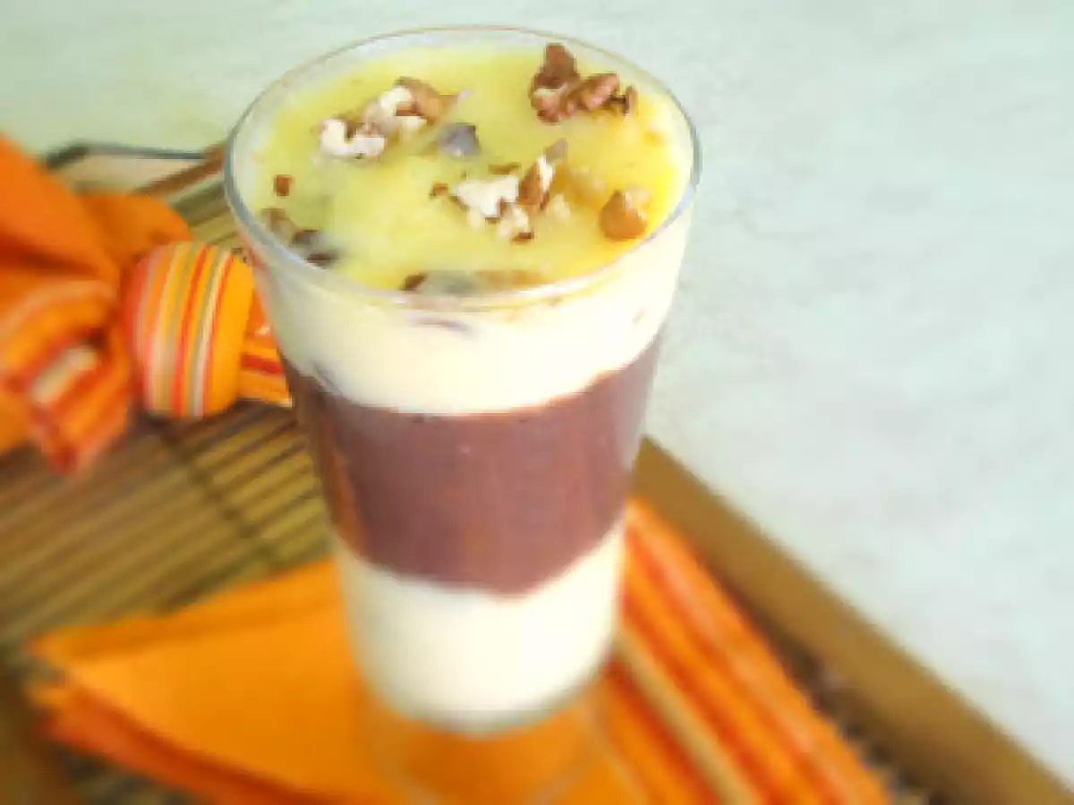 Budinca de ciocolata si vanilie cu stafide si nuci