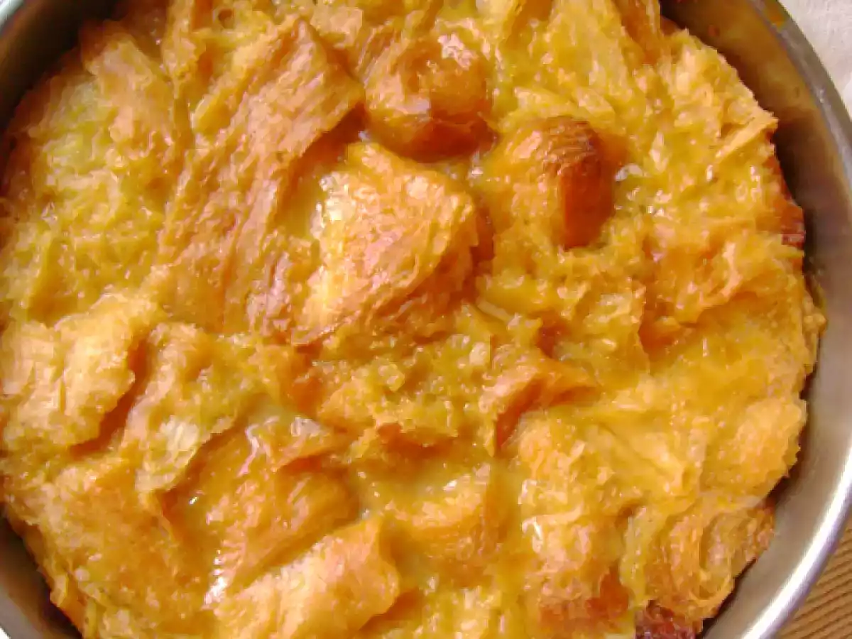 Budinca de croissante caramelizata