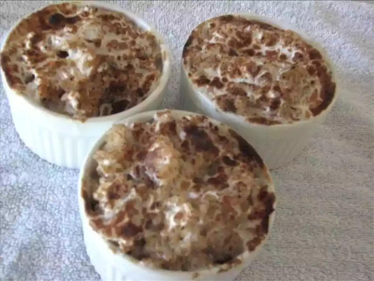 Budinca de orez cu mere si stafide