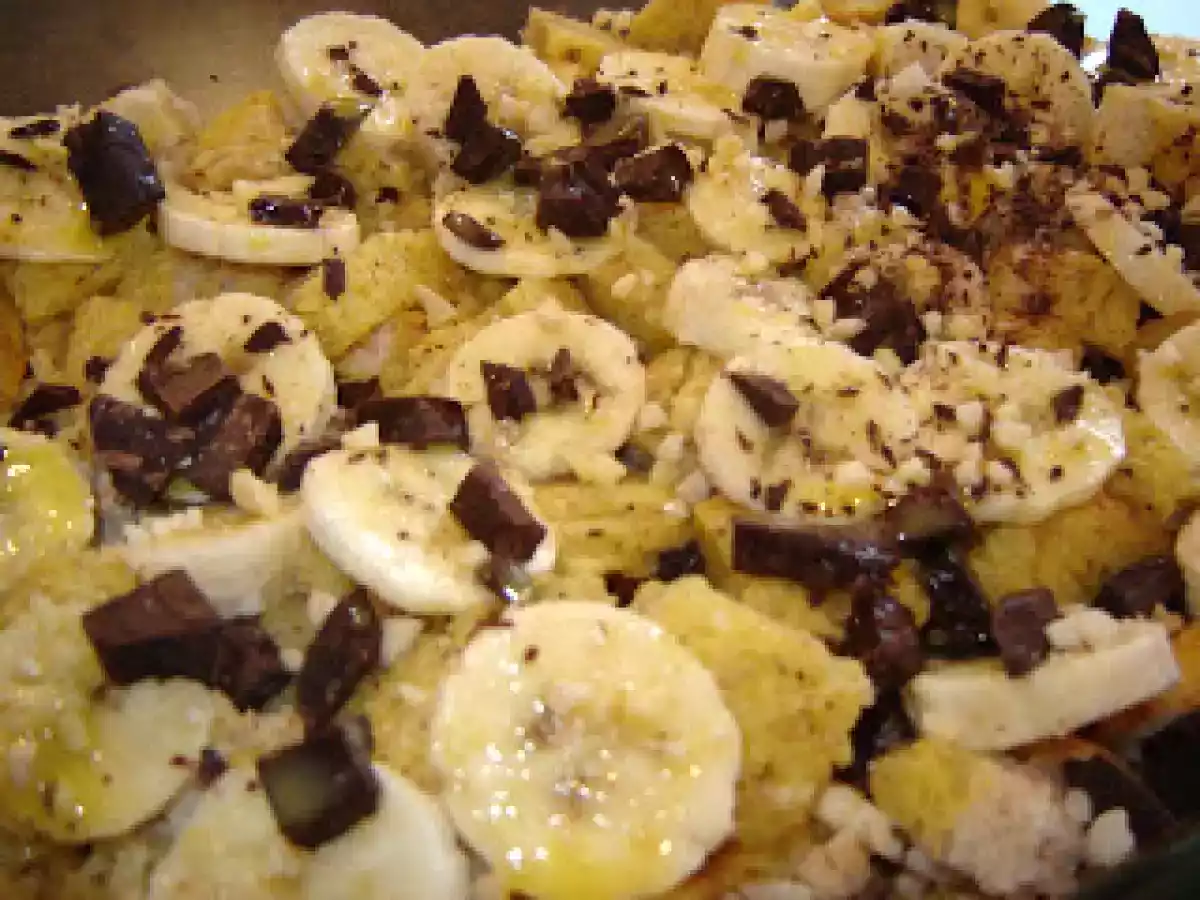 Budinca de paine cu ciocolata si banane - poza 2