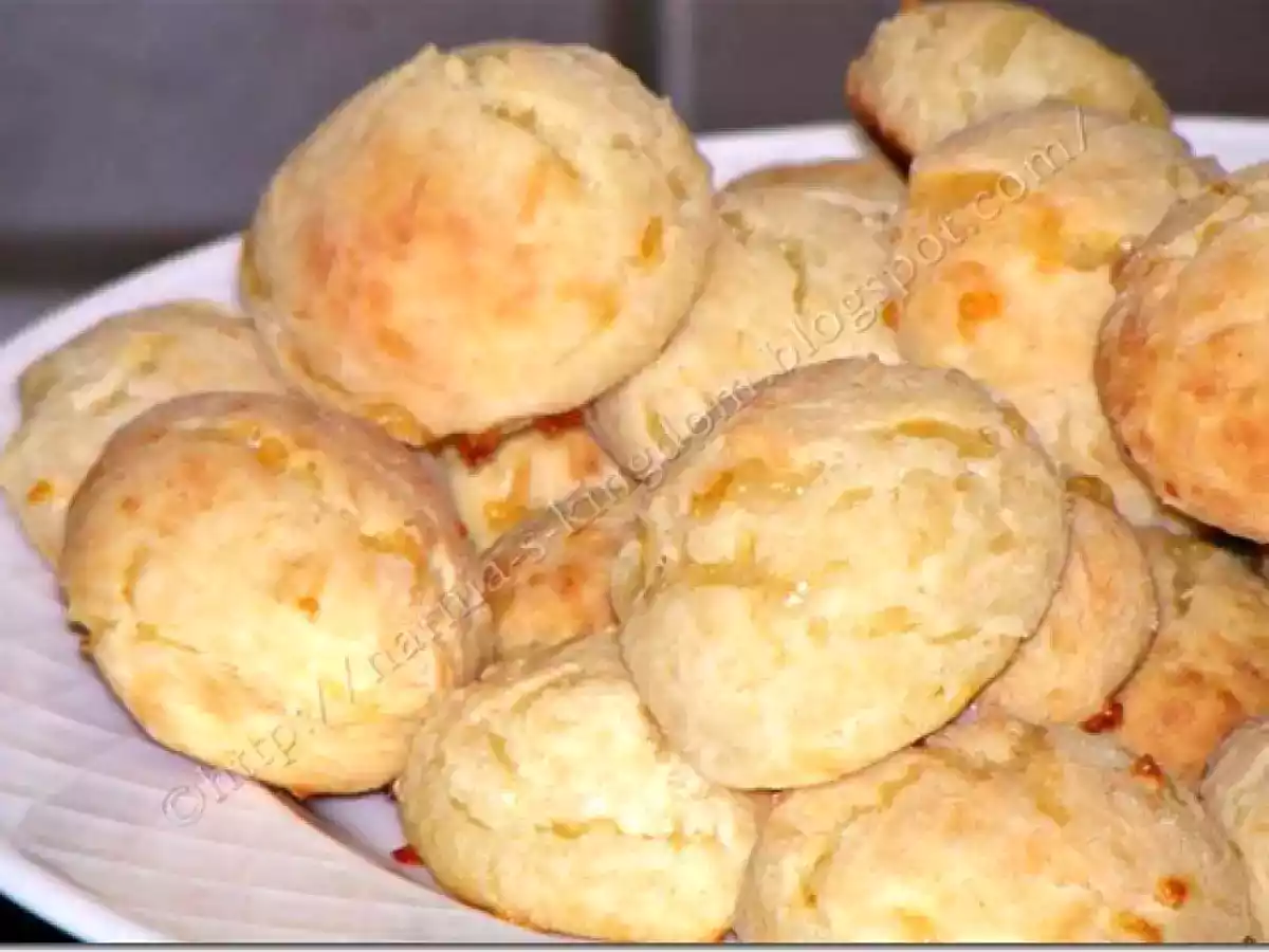 Bulete cu cascaval la cuptor