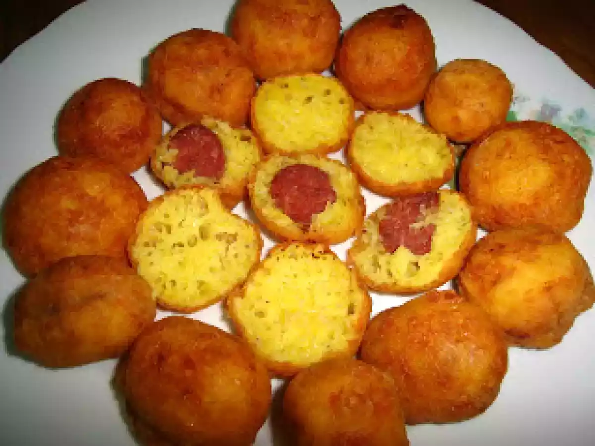 Bulete de cascaval cu carnat