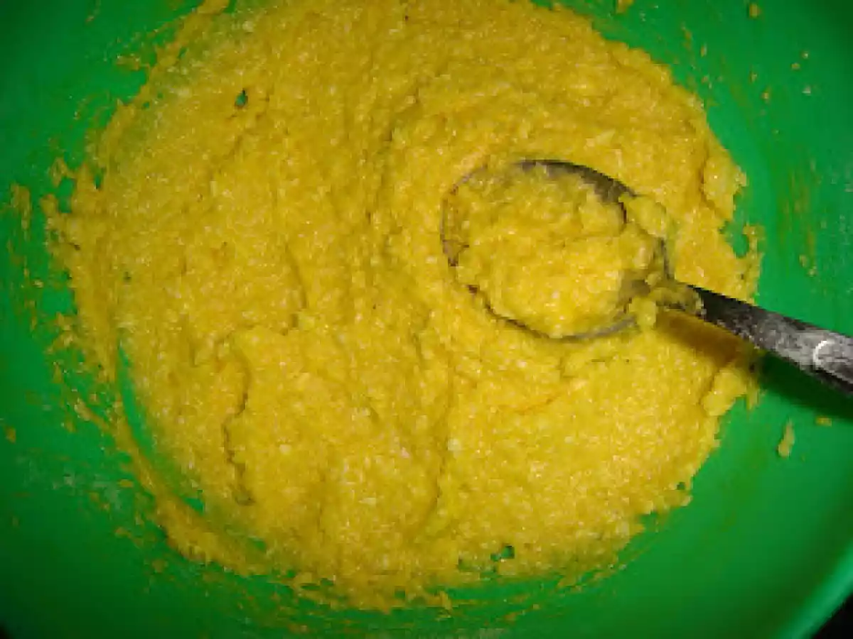 Bulete de cascaval cu carnat - poza 3