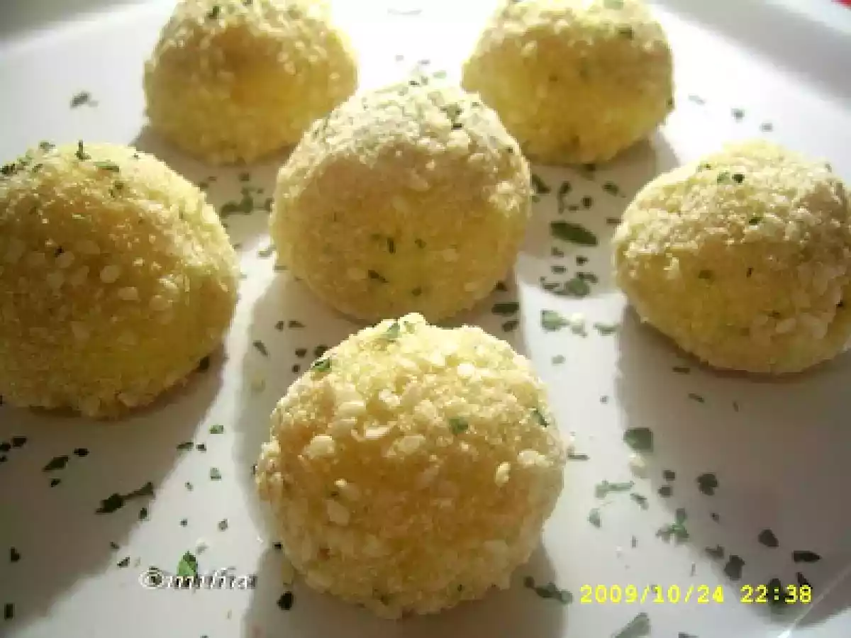 Bulgarasi de cartofi cu branza - poza 5