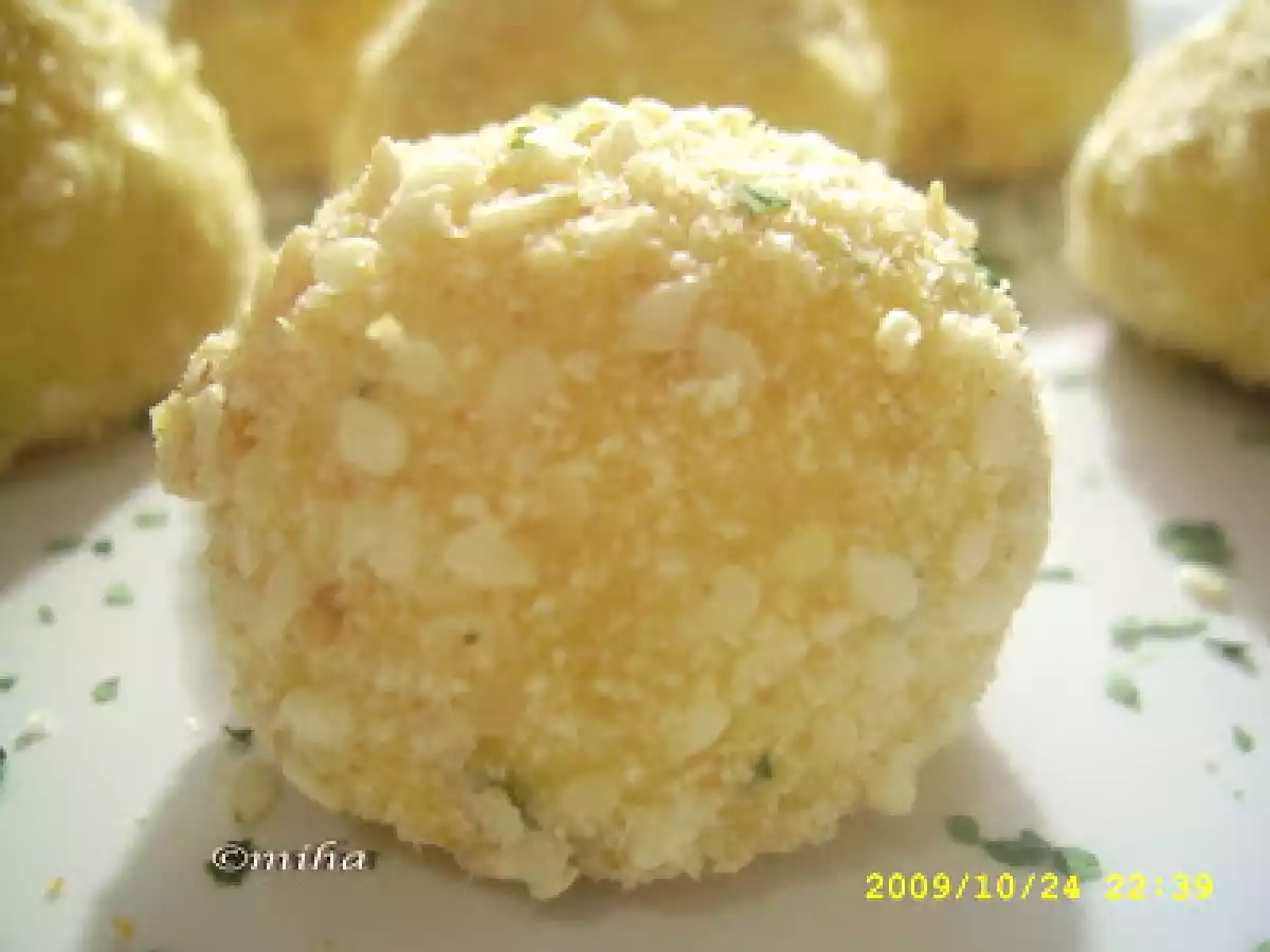 Bulgarasi de cartofi cu branza - poza 6