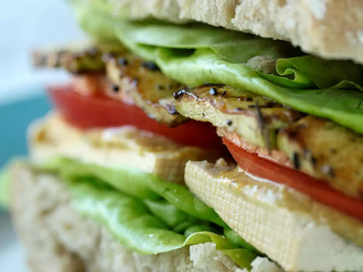 Burger cu tofu afumat si dovlecel - poza 3