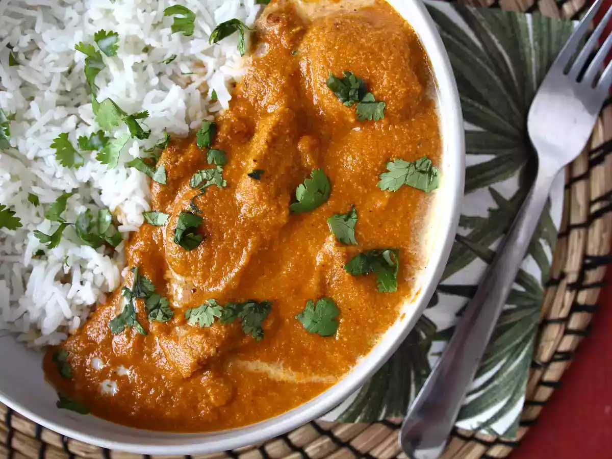 Butter chicken - pui în sos cremos cu unt, preparatul indian prin excelență! - poza 4