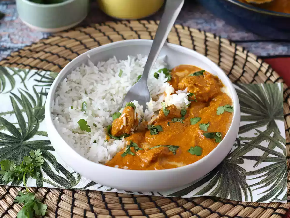 Butter chicken - pui în sos cremos cu unt, preparatul indian prin excelență! - poza 5