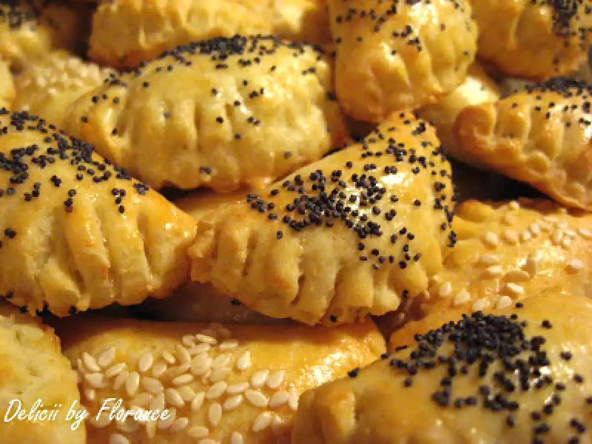 BUZUNARE cu telemea - poza 2