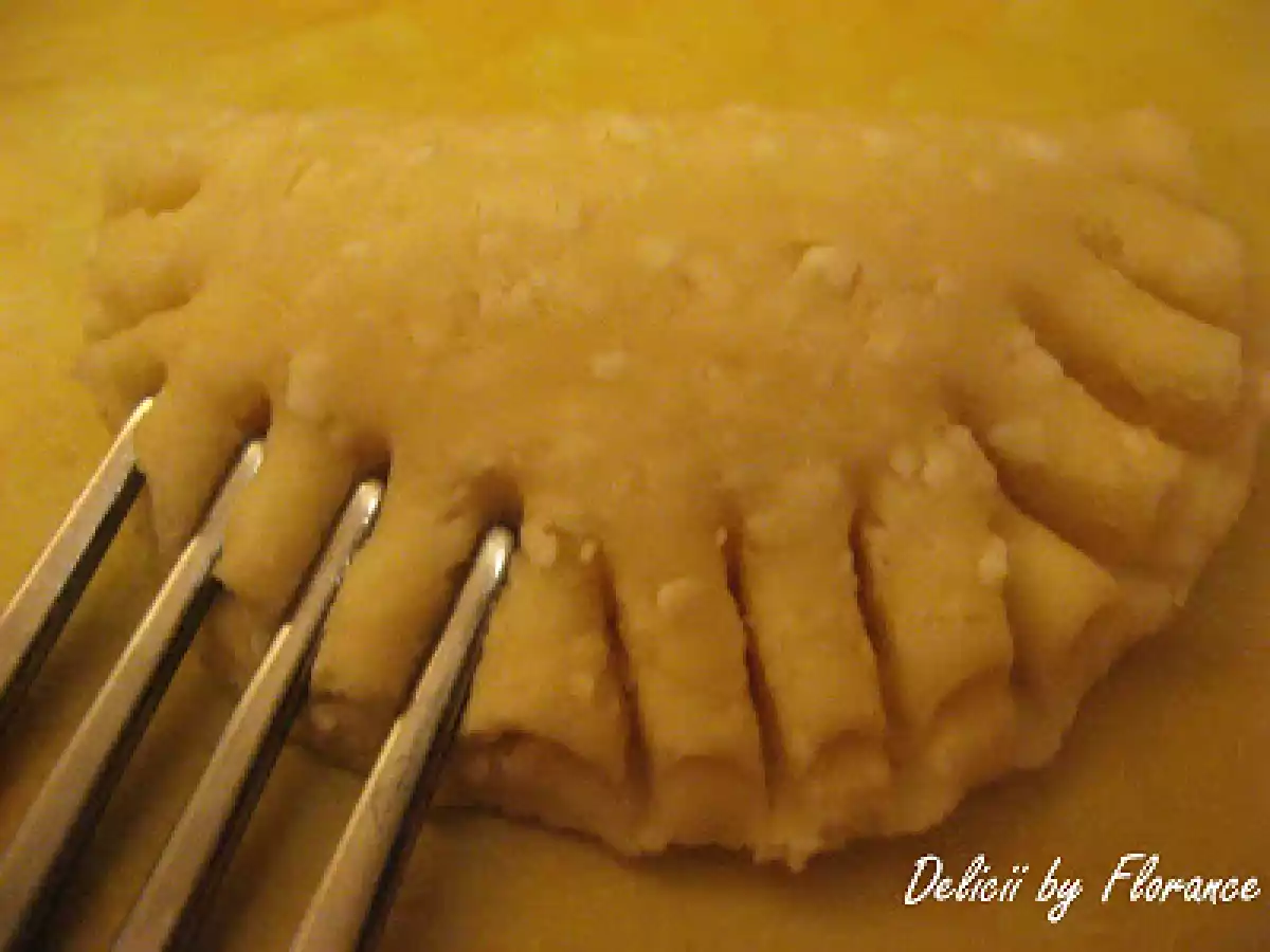 BUZUNARE cu telemea - poza 5