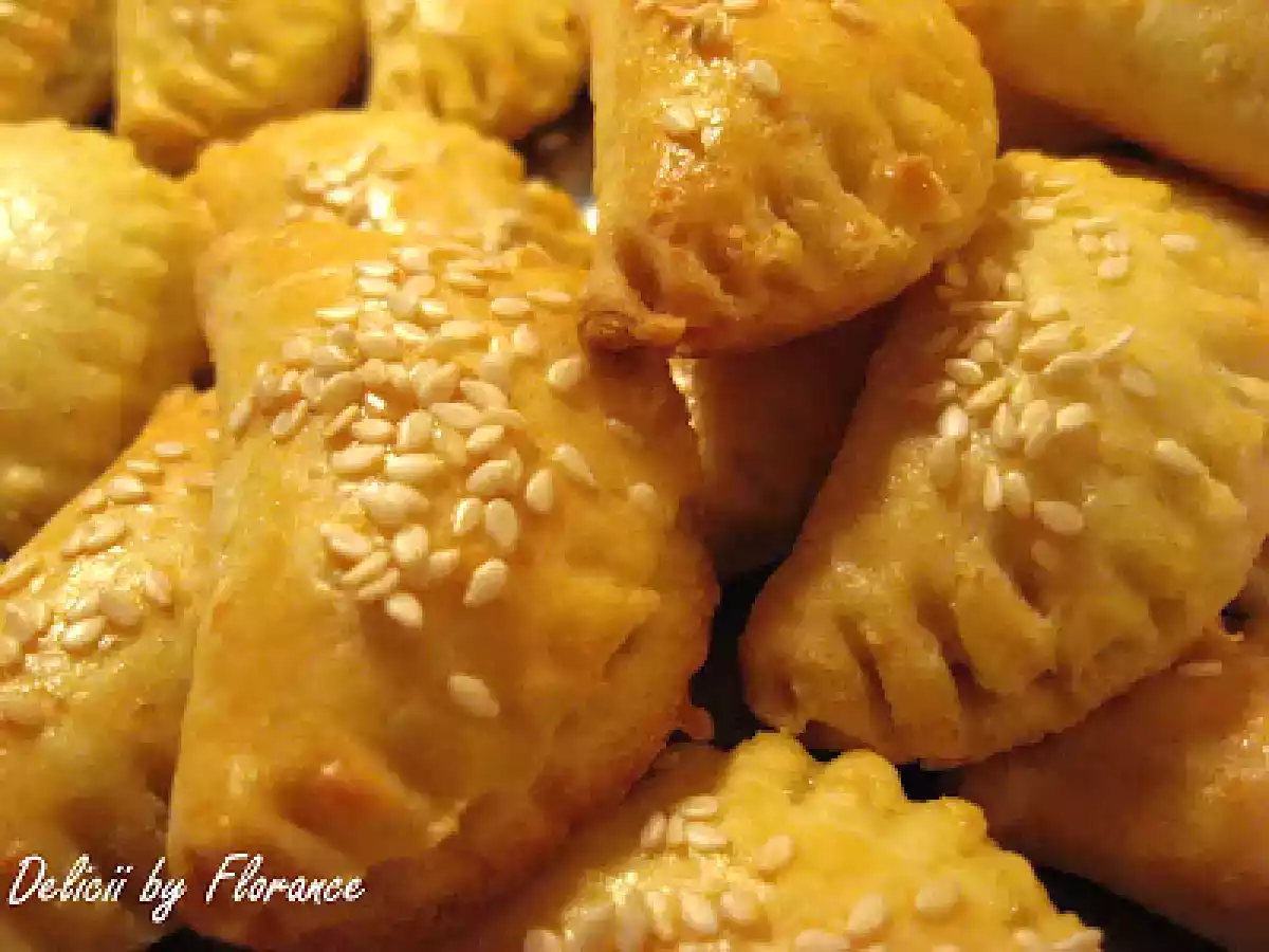 BUZUNARE cu telemea - poza 8