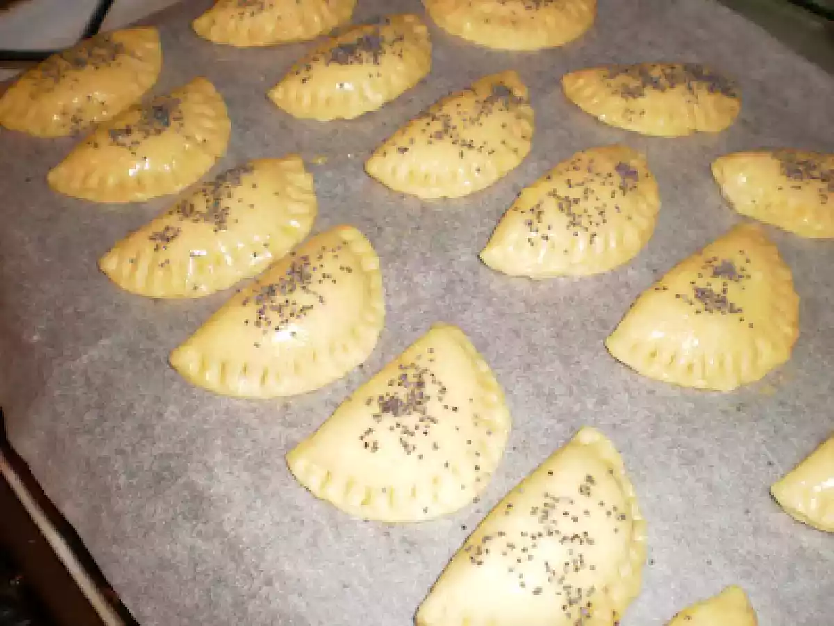 Buzunare cu telemea by Flor - poza 6