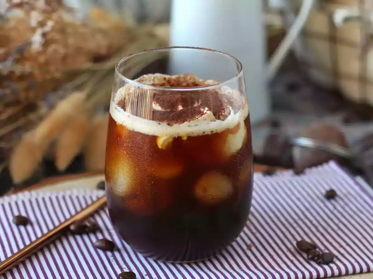 Cafea cu gheață cu aromă de tiramisu