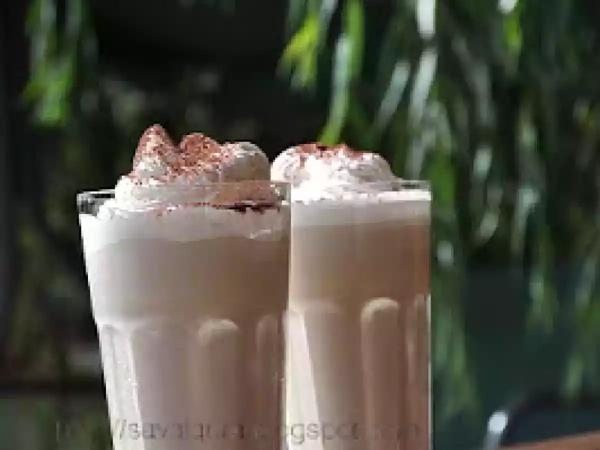 Cafea cu lapte si inghetata - poza 2