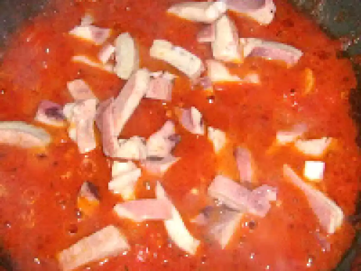 Calamar in sos picant de tomate - poza 4