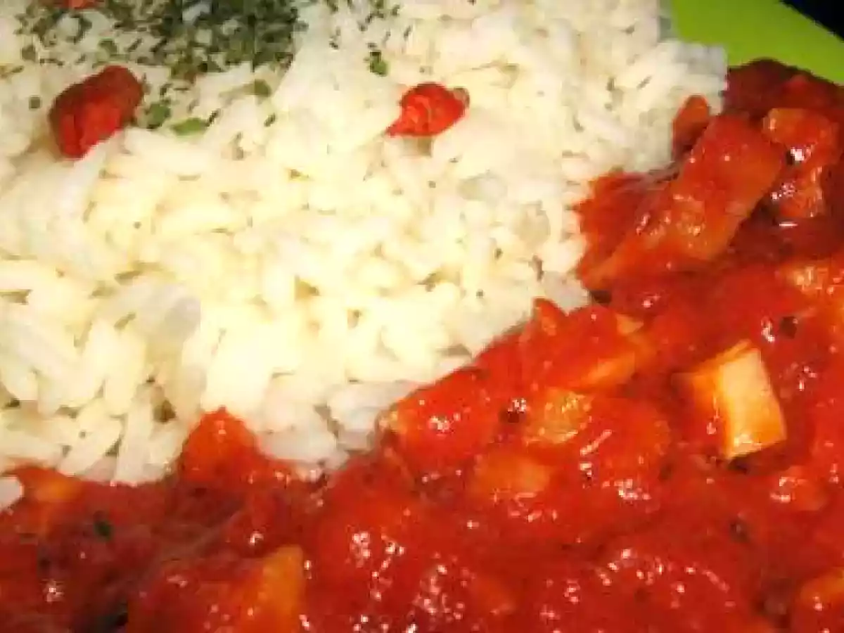 Calamar in sos picant de tomate