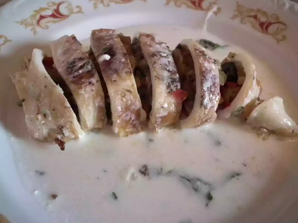 Calamar umplut cu legume si sos de lamaie! - poza 4