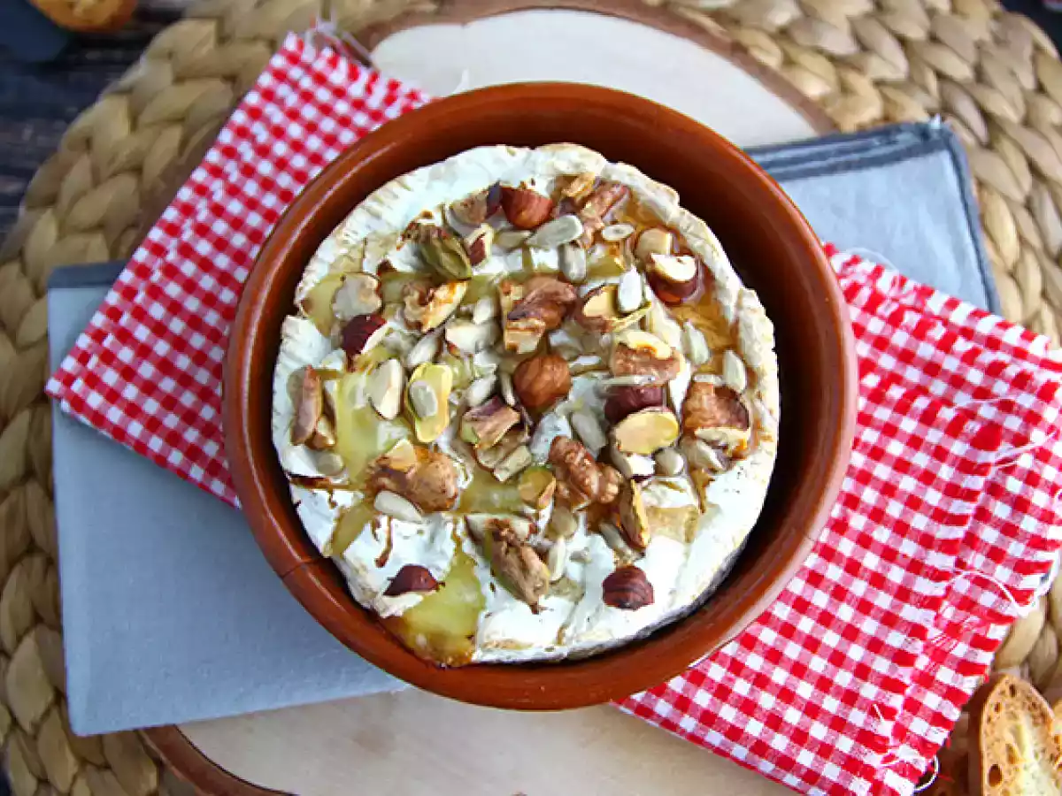 Camembert la cuptor, cu nuci si miere - poza 5