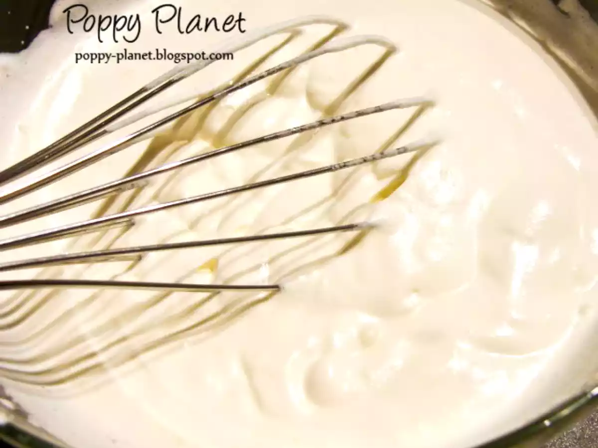 Capsuni cu frisca si bezele - poza 3