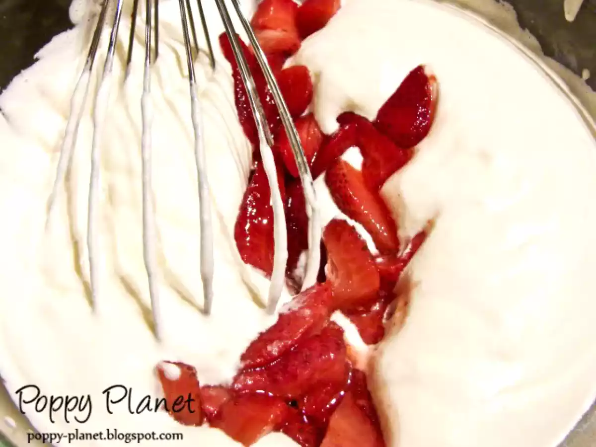 Capsuni cu frisca si bezele - poza 4