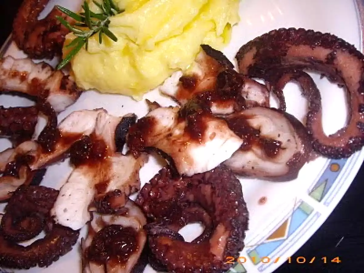 Caracatita cu piure de cartofi - poza 2