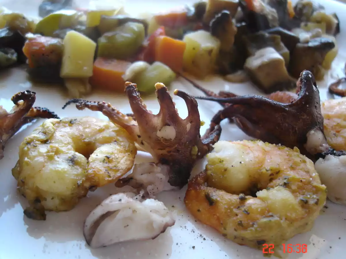 Caracatita si creveti la gratar cu legume