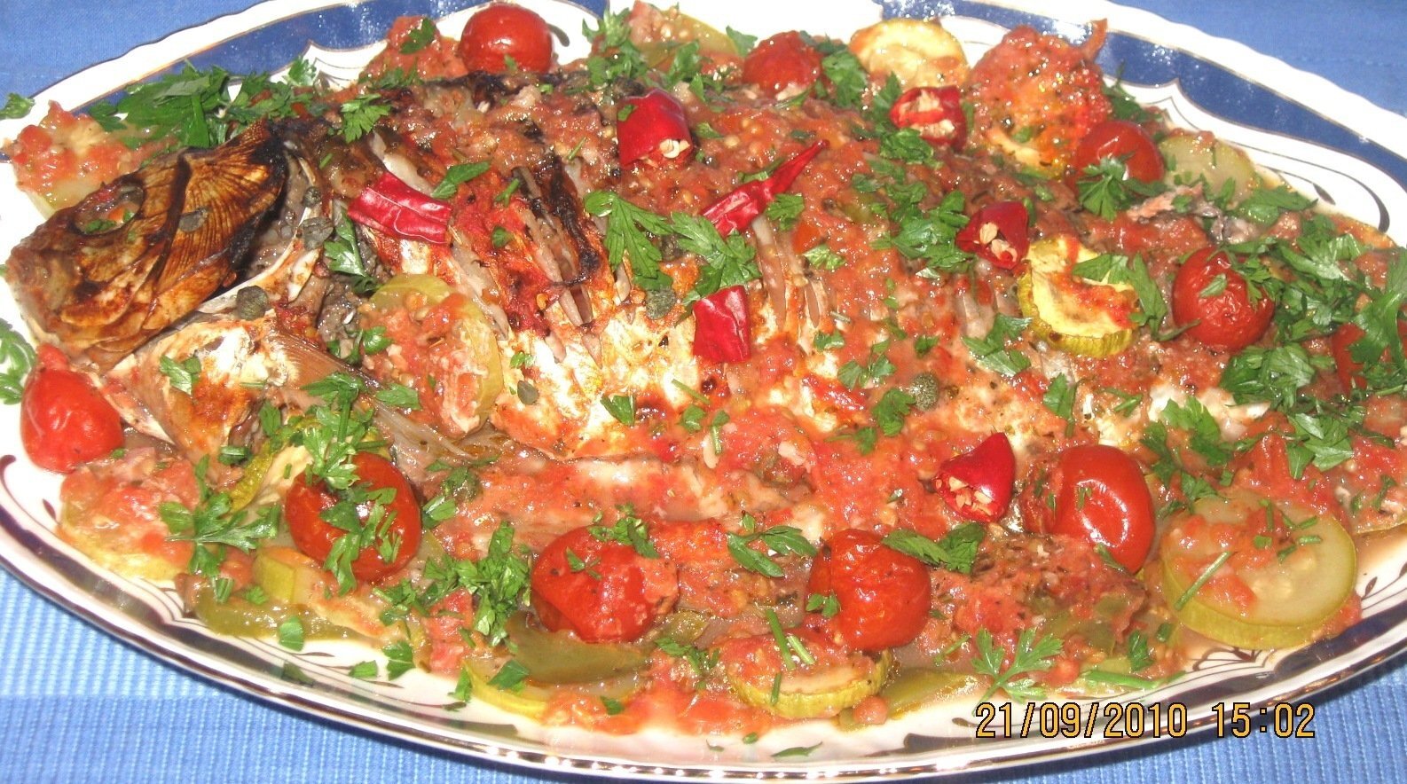 Caras Cu Sos De Rosii Si Capere La Cuptor ReÈetÄ Petitchef