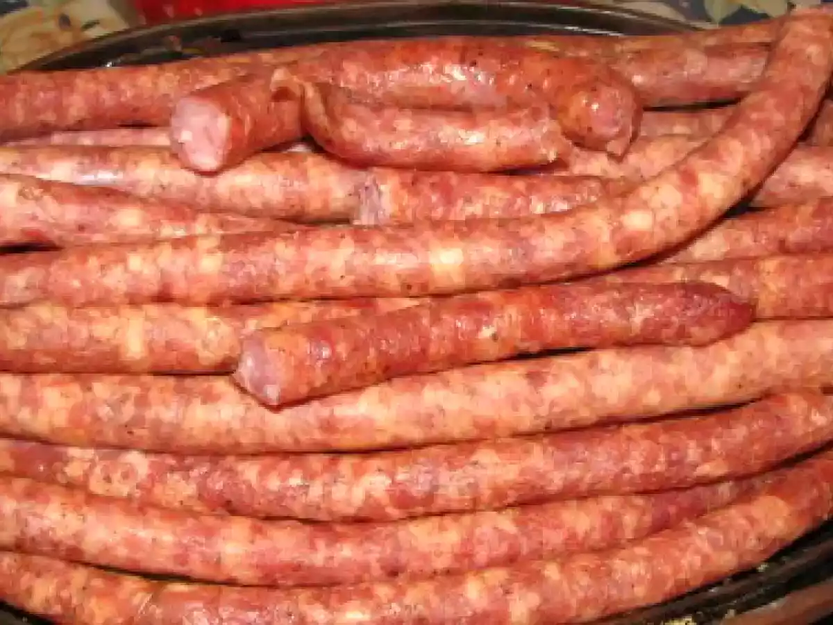 Carnati de Sibiu cu garnitura de cartofi in bere si cascaval ? - poza 9