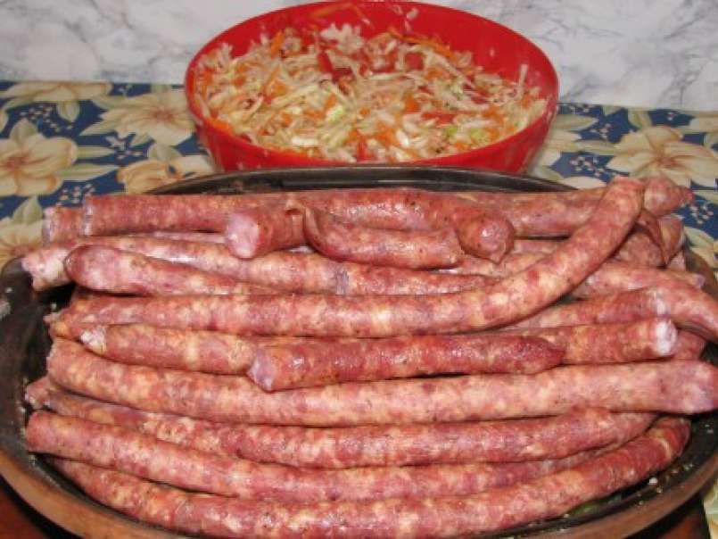 Carnati de Sibiu cu garnitura de cartofi in bere si cascaval ?, poza 10