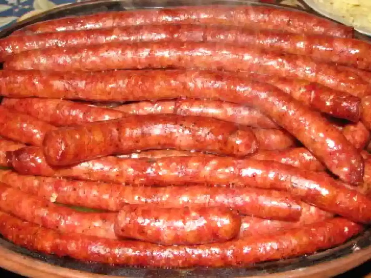 Carnati de Sibiu cu garnitura de cartofi in bere si cascaval ? - poza 12